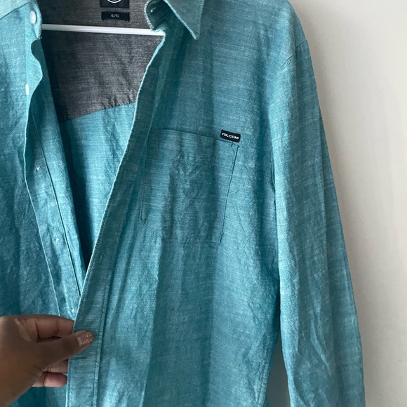 Volcom men’s button down - Picture 5 of 9